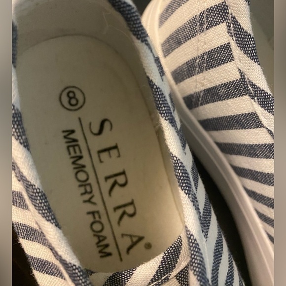 Serra memory foam shoes - Picture 2 of 3